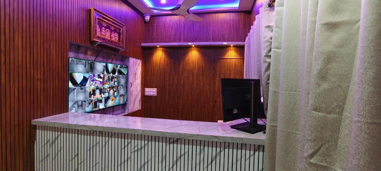 V R S Luxury Ac Dormitory Mysore Esterno foto