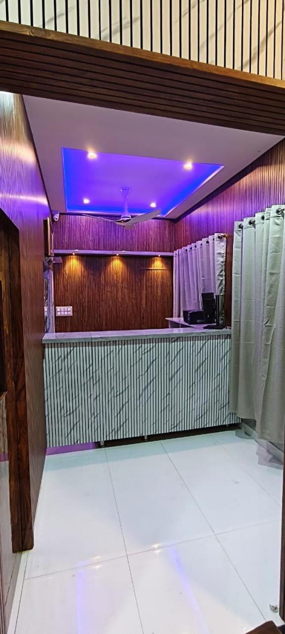 V R S Luxury Ac Dormitory Mysore Esterno foto