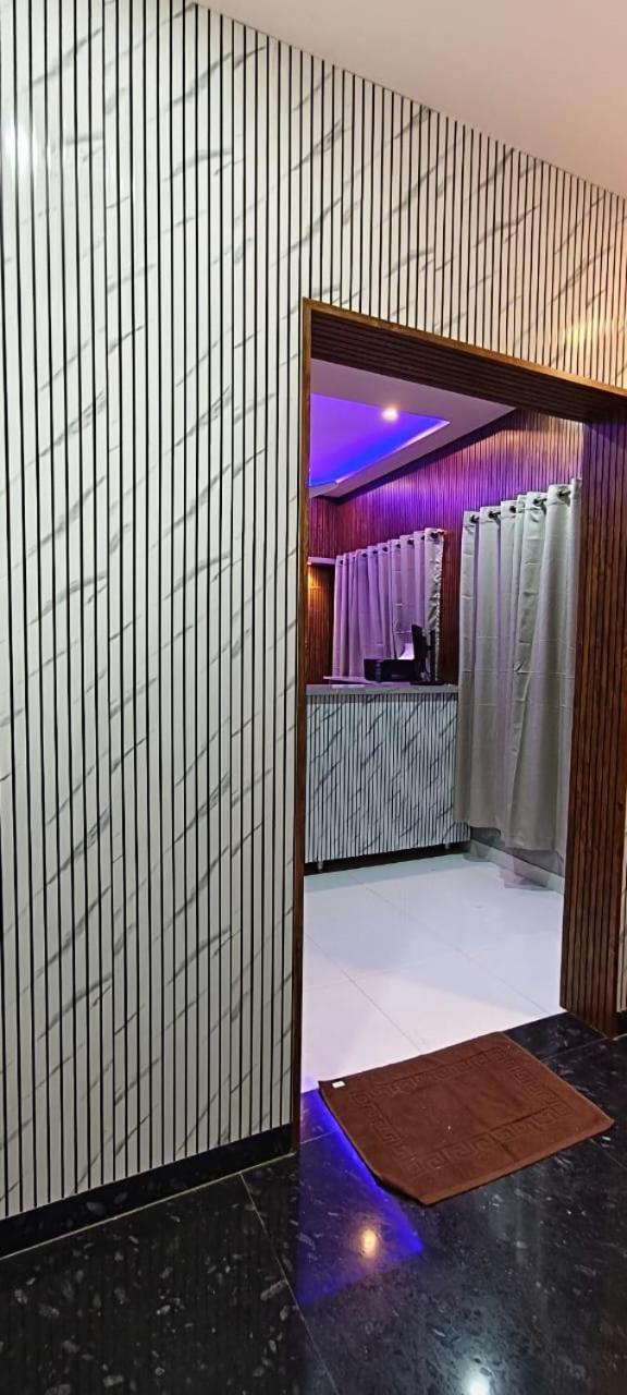V R S Luxury Ac Dormitory Mysore Esterno foto