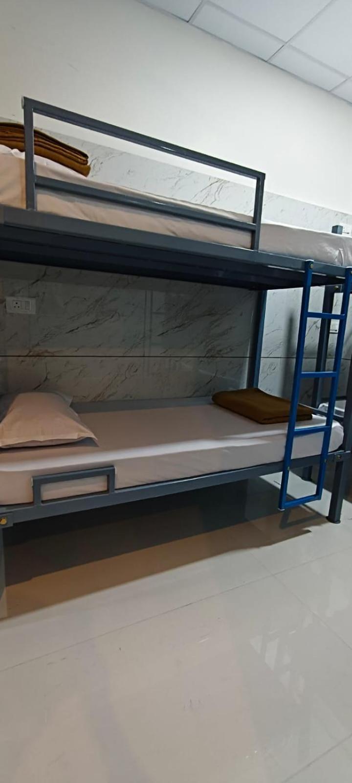 V R S Luxury Ac Dormitory Mysore Esterno foto