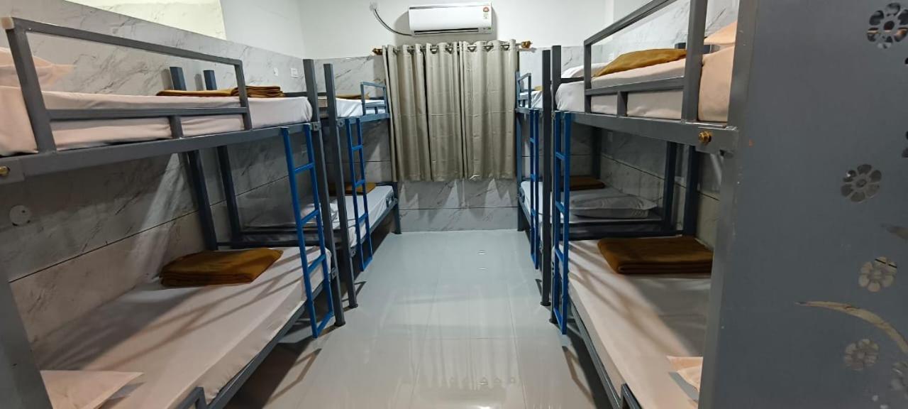 V R S Luxury Ac Dormitory Mysore Esterno foto