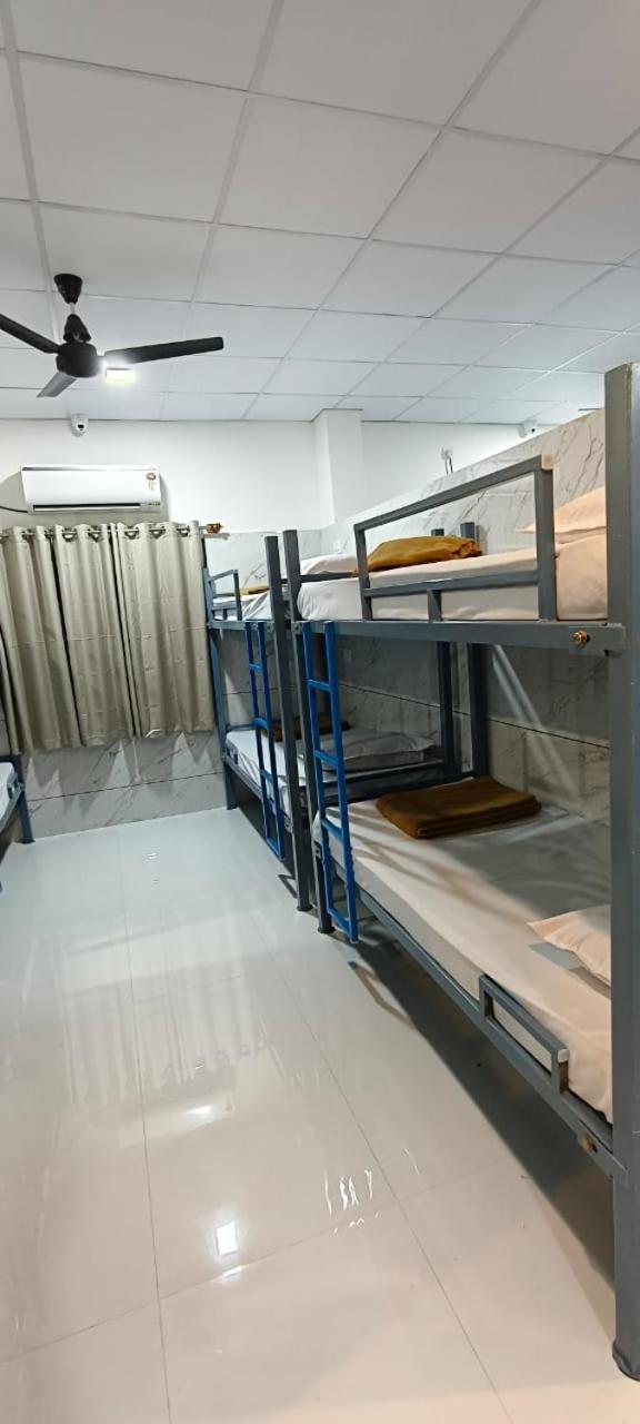 V R S Luxury Ac Dormitory Mysore Esterno foto